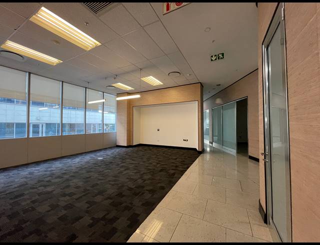 559M² OFFICE TO LET IN SANDTON CENTRAL